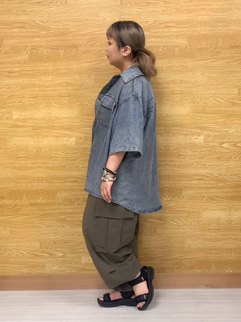 ぁむさんの「SHOO･LA･RUE｜【S-LL】ゆるっと楽ちん さらさらカーゴジョガーパンツ」を使ったコーディネート