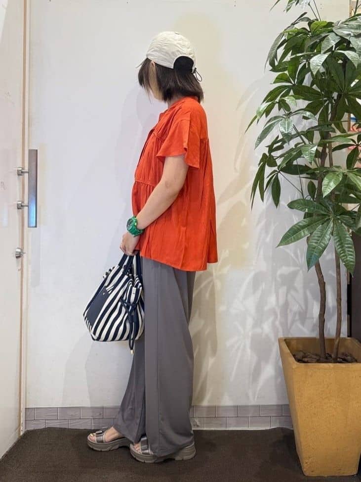 misakiさんの「SHOO･LA･RUE｜【S-LL/ひんやり/UV】リラクシーな穿き心地 エアリーワイドパンツ」を使ったコーディネート