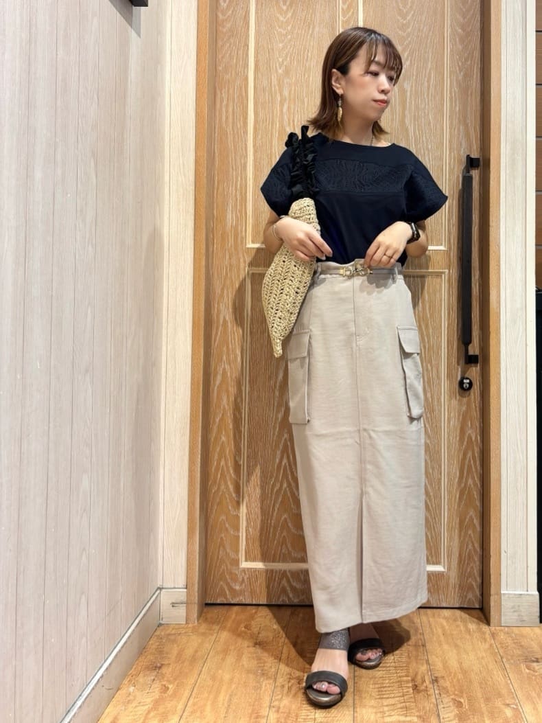 meiさんの「SHOO･LA･RUE｜【洗える/S-LL/体型カバー】レース使いが華やか フレンチスリーブコットンTシャツ」を使ったコーディネート