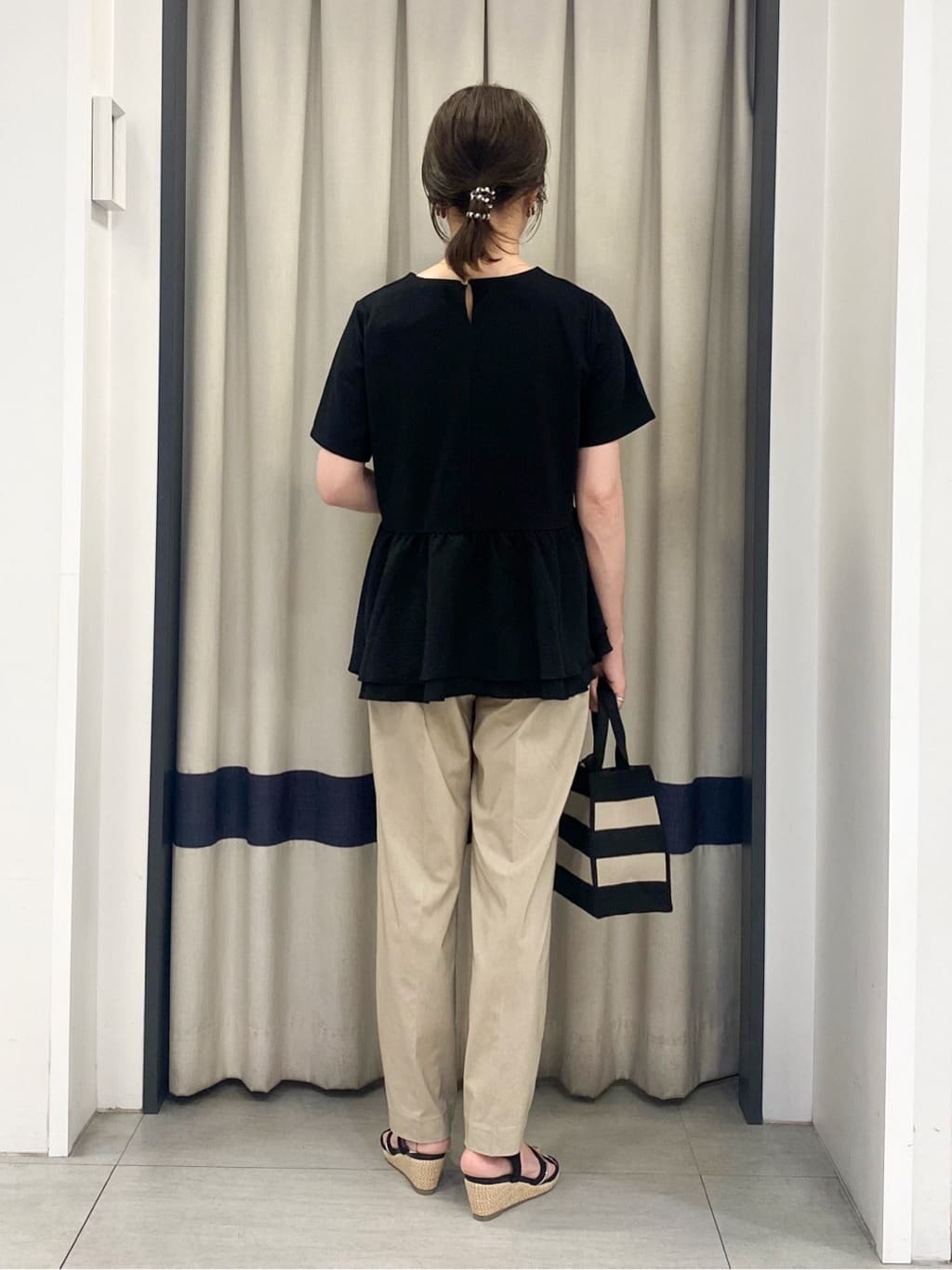 eguchiさんの「grove｜キレイも動きやすさも　美脚見えハイパーストレッチパンツ」を使ったコーディネート