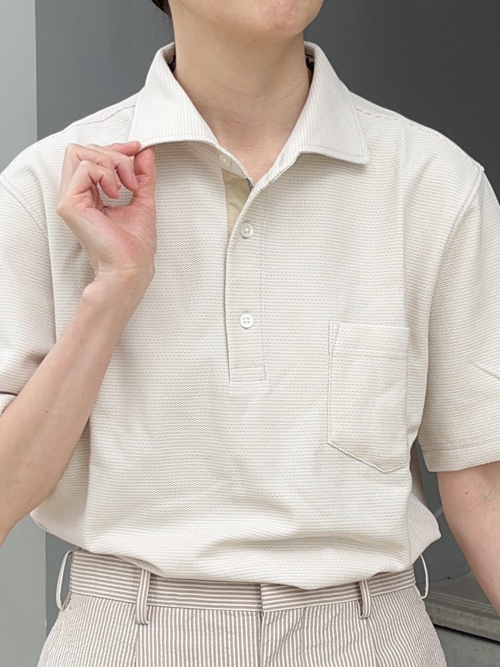 神野（jinno）さんの「TAKEO KIKUCHI｜【抗菌防臭／9色5サイズ展開】ハニカムメランジ ポロシャツ」を使ったコーディネート