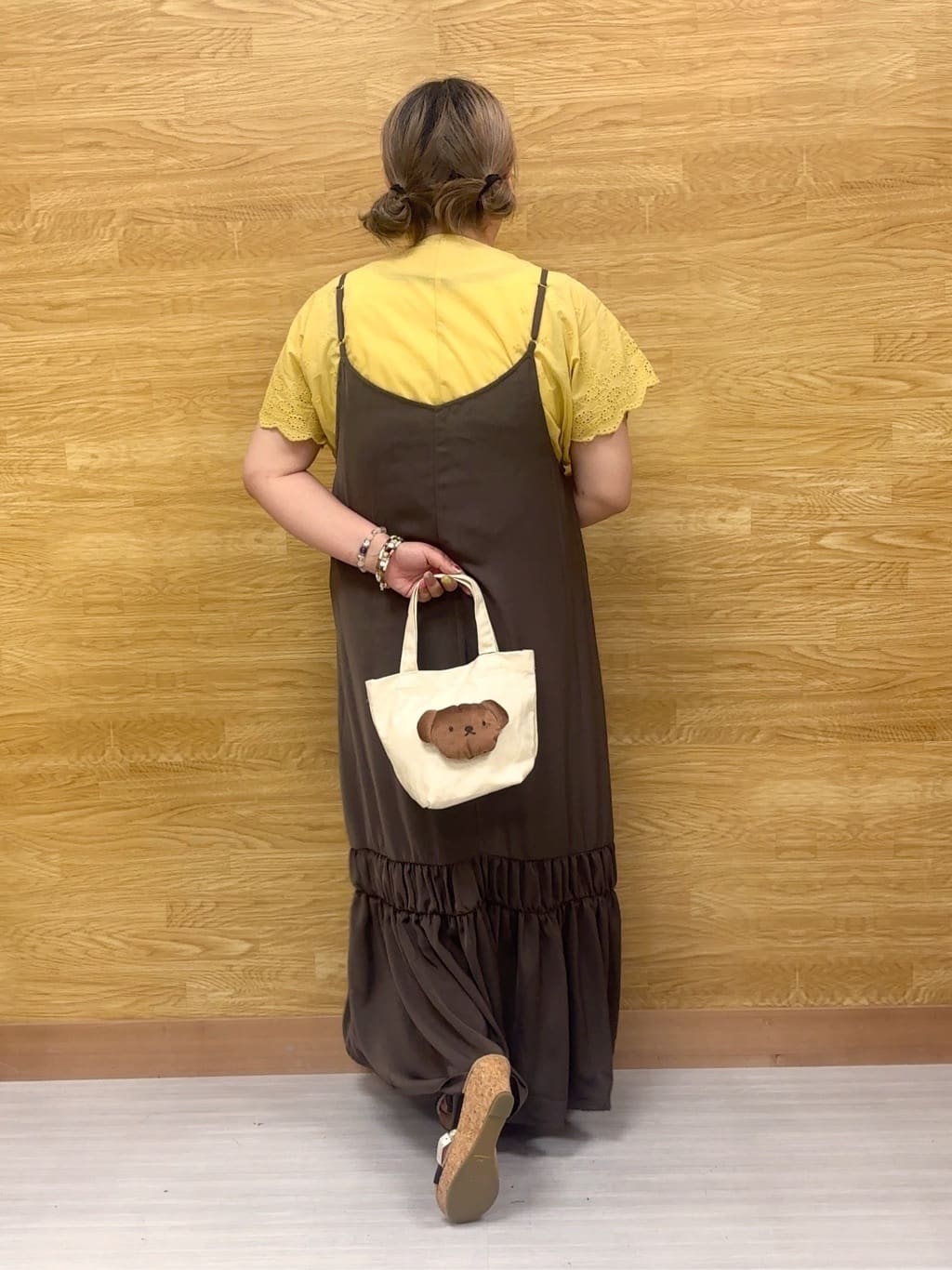 ぁむさんの「SHOO･LA･RUE｜スカラップ刺繍レースが目を惹く ドルマントップス」を使ったコーディネート