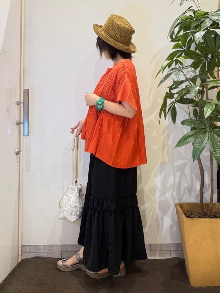 misakiさんの「SHOO･LA･RUE｜【ひんやり】シャーリングがアクセントに 大人のデザインキャミワンピース」を使ったコーディネート