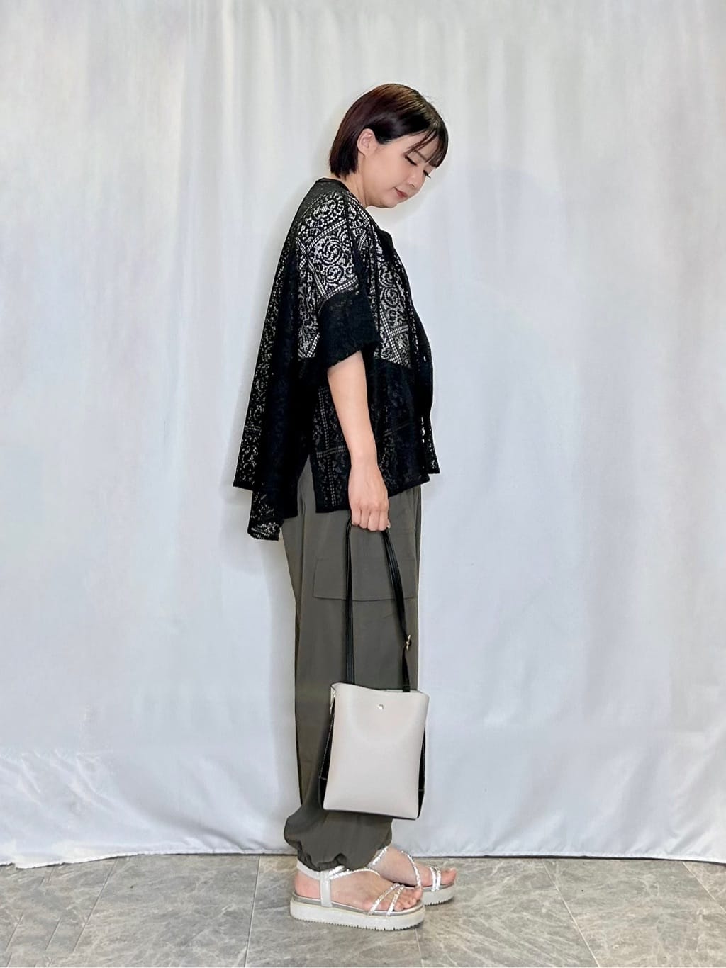 ネリさんの「SHOO･LA･RUE｜◆【S-LL/ひんやり/UV】汗をかいても気になりにくい グラフィックTシャツ」を使ったコーディネート