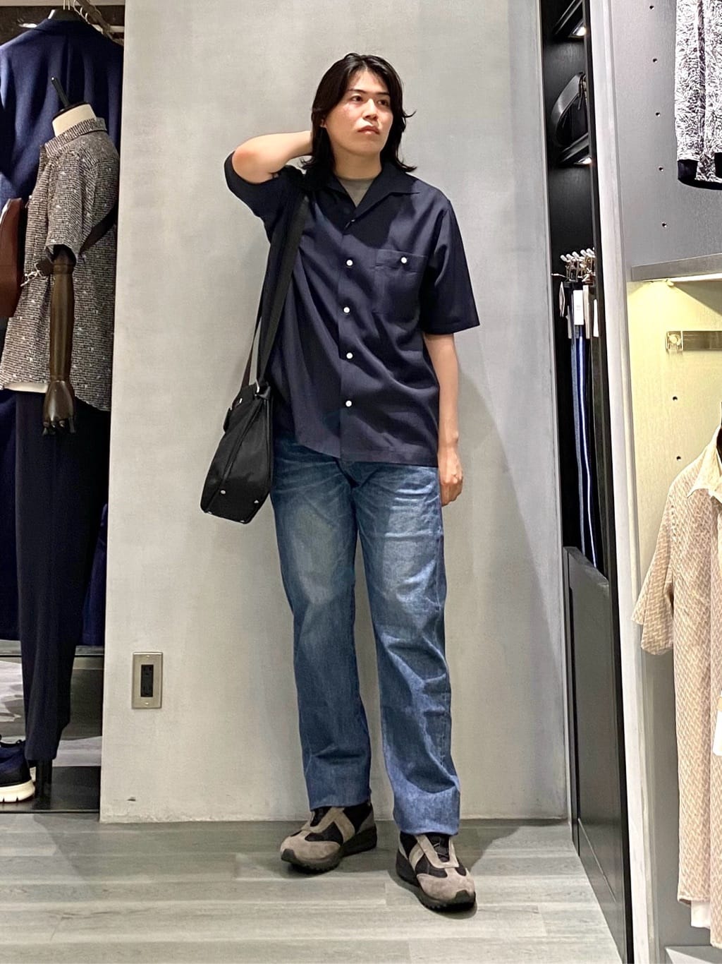 nishiさんの「TAKEO KIKUCHI｜【モンスターストレッチ】日本製 ウォッシュド デニムパンツ」を使ったコーディネート