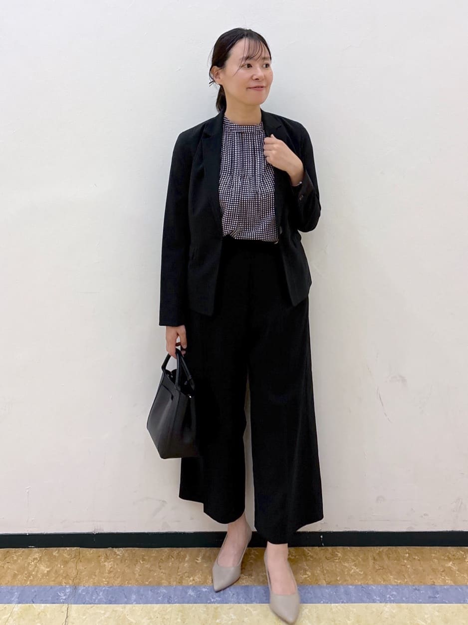 akariさんの「index｜ラップストレートパンツ【接触冷感／抗ピル／洗濯機洗い可／イージーアイロン】」を使ったコーディネート