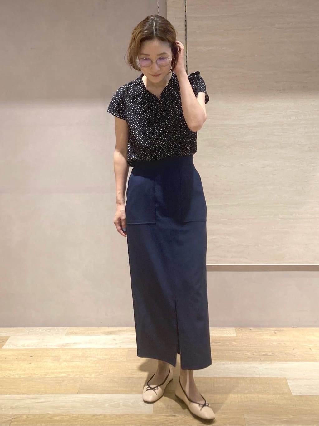 たけねぇさんの「OPAQUE.CLIP｜ラッピングボウタイドットブラウス【洗濯機洗い可】」を使ったコーディネート