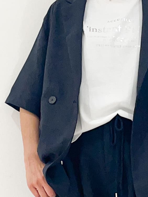 yuuco.さんの「grove｜軽やかに羽織れて、きちんと見え ハーフスリーブテーラードジャケット」を使ったコーディネート