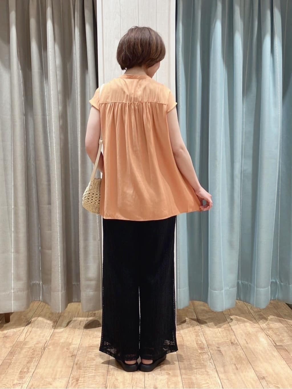 きょんさんの「SHOO･LA･RUE｜【S-LL/洗濯後しわになりにくい】上品にきれい見え スラブギャザーブラウス」を使ったコーディネート