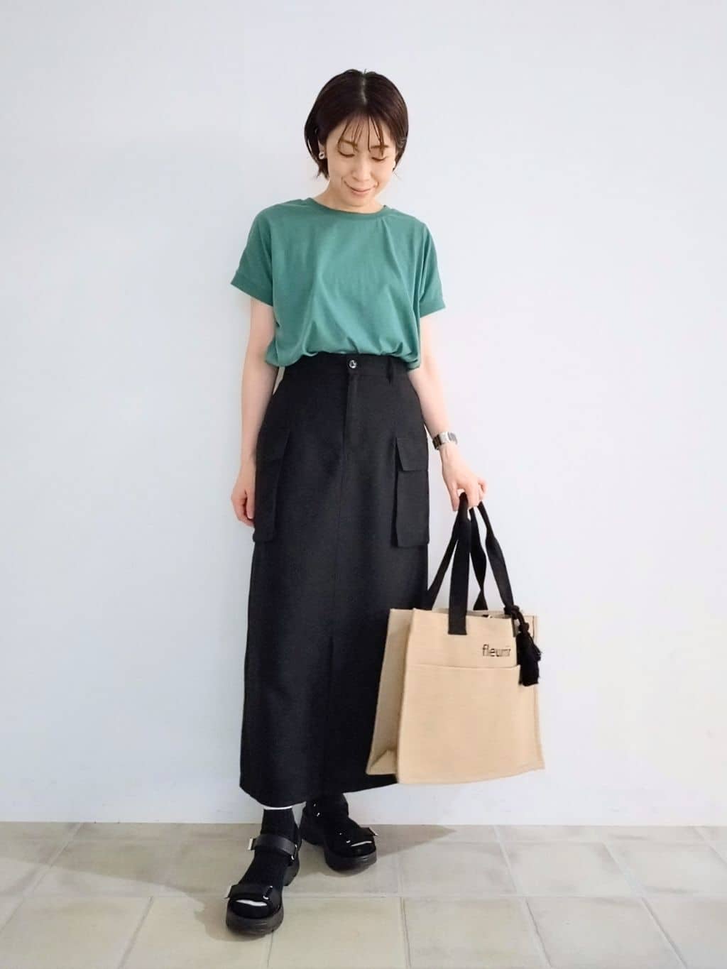 miomioさんの「SHOO･LA･RUE｜【S-LL】大人のきれいめカジュアルに 麻調カーゴナロースカート」を使ったコーディネート