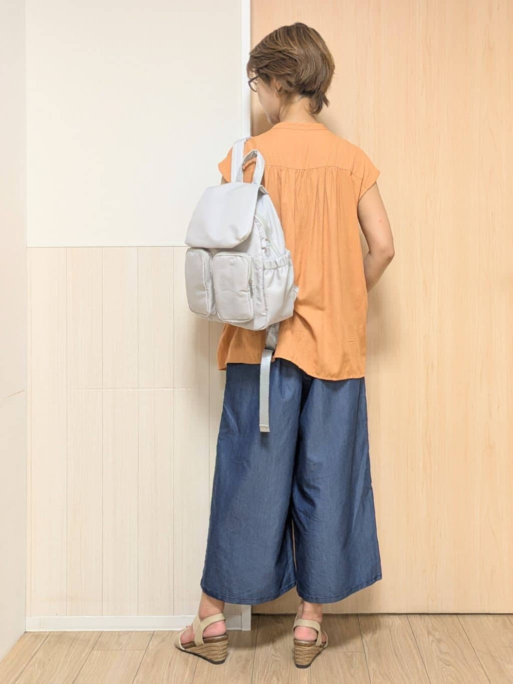 YuAさんの「SHOO･LA･RUE｜【洗える/S-LL/ひんやり】金ボタンがアクセント　大人のデニムガウチョパンツ」を使ったコーディネート