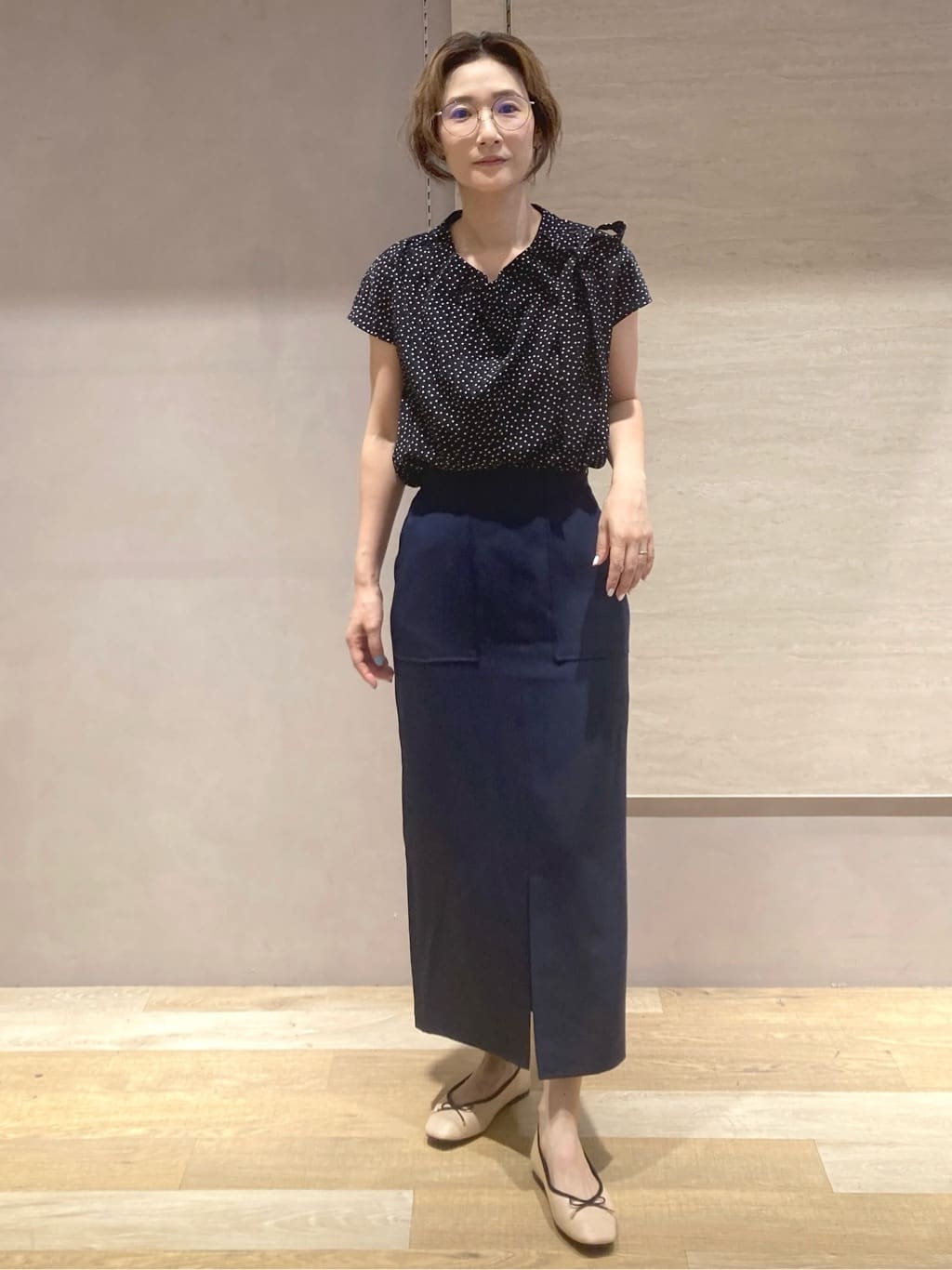 たけねぇさんの「OPAQUE.CLIP｜ラッピングボウタイドットブラウス【洗濯機洗い可】」を使ったコーディネート