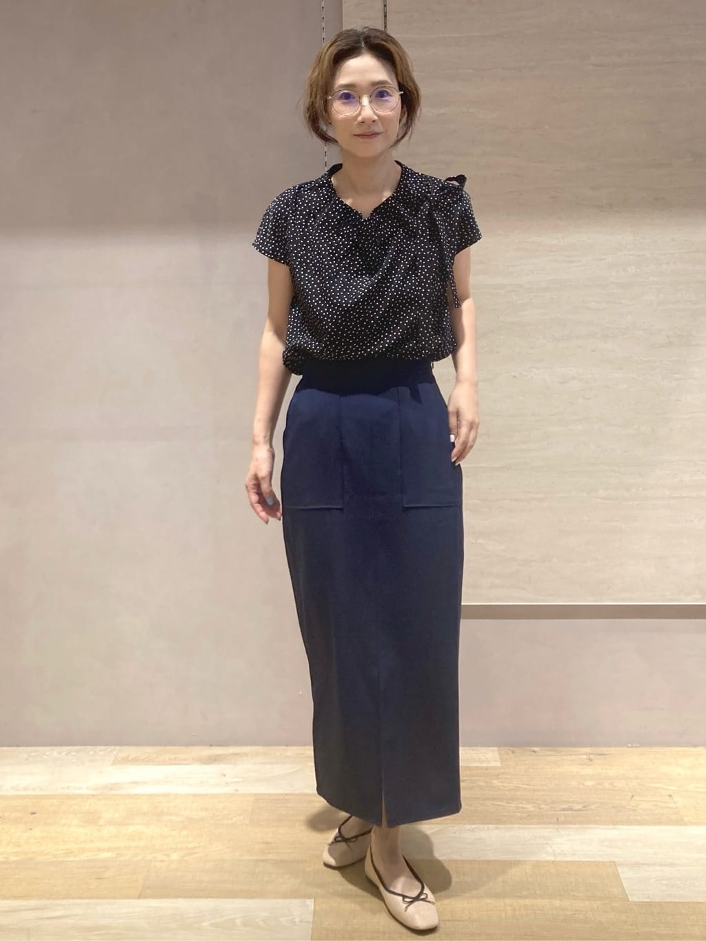 たけねぇさんの「OPAQUE.CLIP｜ラッピングボウタイドットブラウス【洗濯機洗い可】」を使ったコーディネート
