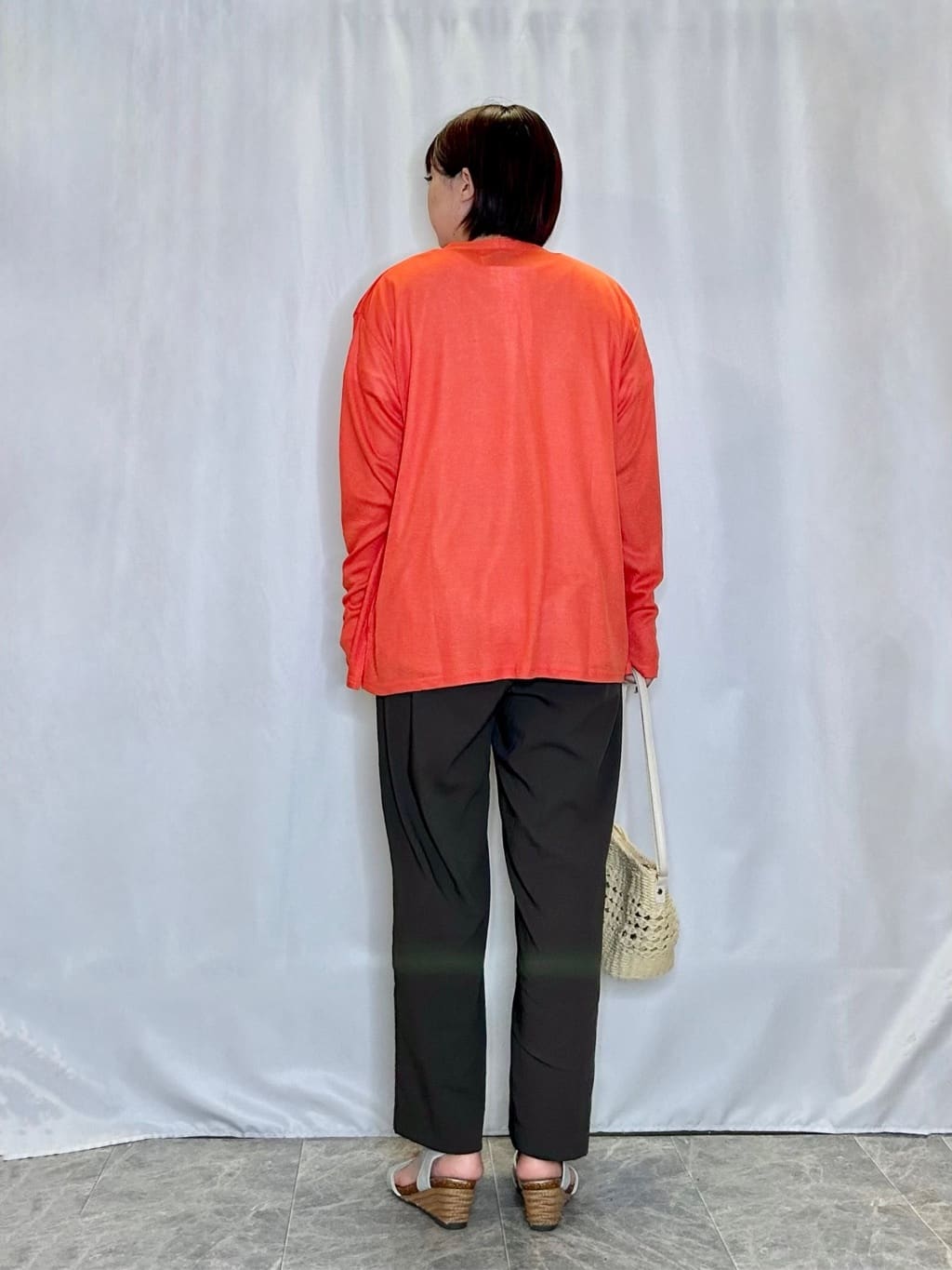 ネリさんの「SHOO･LA･RUE｜【S-LL/ひんやり/UV】手の甲まで隠れる トッパーカーディガン」を使ったコーディネート