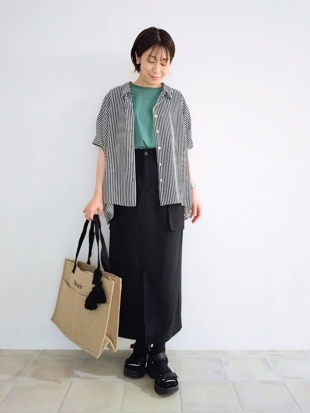 miomioさんの「SHOO･LA･RUE｜【S-LL】大人のきれいめカジュアルに 麻調カーゴナロースカート」を使ったコーディネート