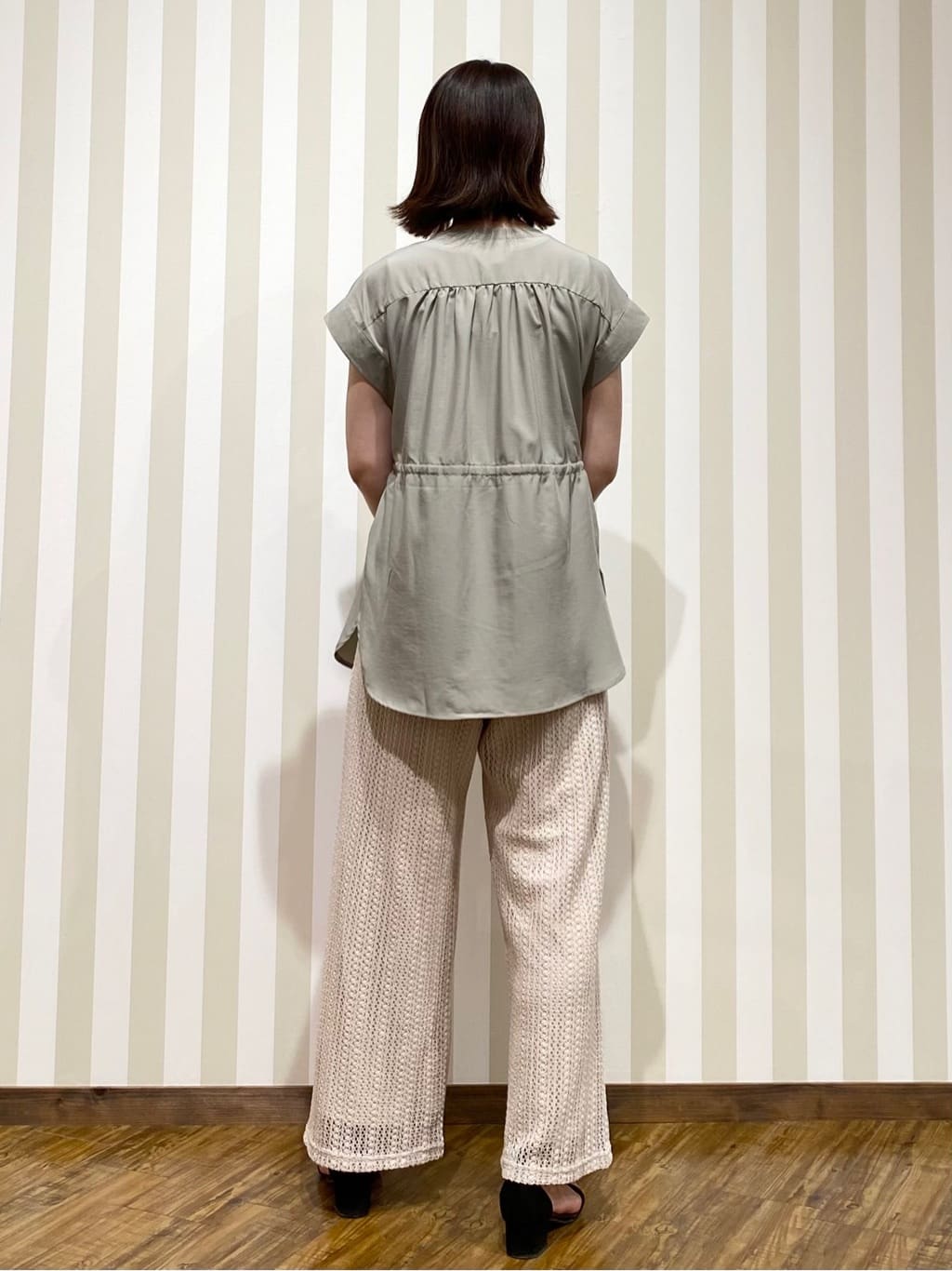 SAOさんの「SHOO･LA･RUE｜【S-LL】シルエットが変えられる ウエストリボンブラウス」を使ったコーディネート