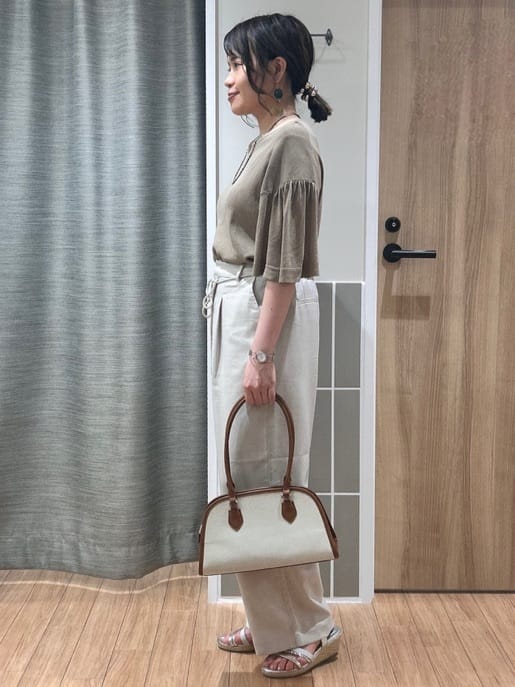よっしーさんの「grove｜ロープベルトで差がつく 洗練リラックスパンツ」を使ったコーディネート