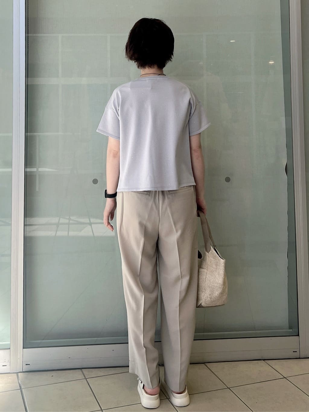 yo-koさんの「OPAQUE.CLIP｜スパンコールサマーニット【洗濯機洗い可／抗ピル】」を使ったコーディネート