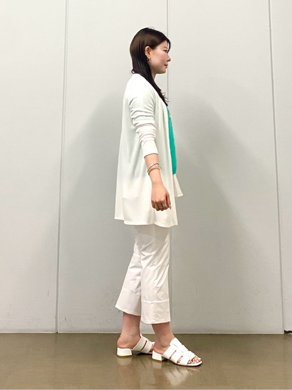 misakiさんの「INDIVI｜【洗える／レイヤードにも活躍】ペプラムインナートップス」を使ったコーディネート