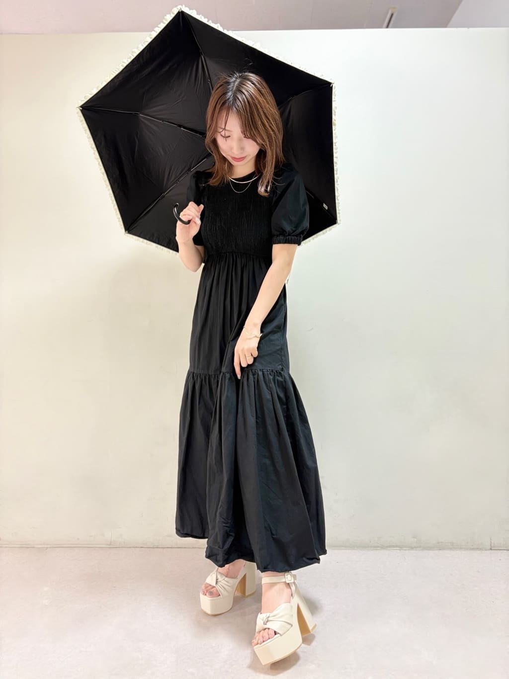 sakiさんの「ESPERANZA｜【ラク盛り／サンダル】リピーター続出／脚長美脚　ツイストリボンサンダル」を使ったコーディネート