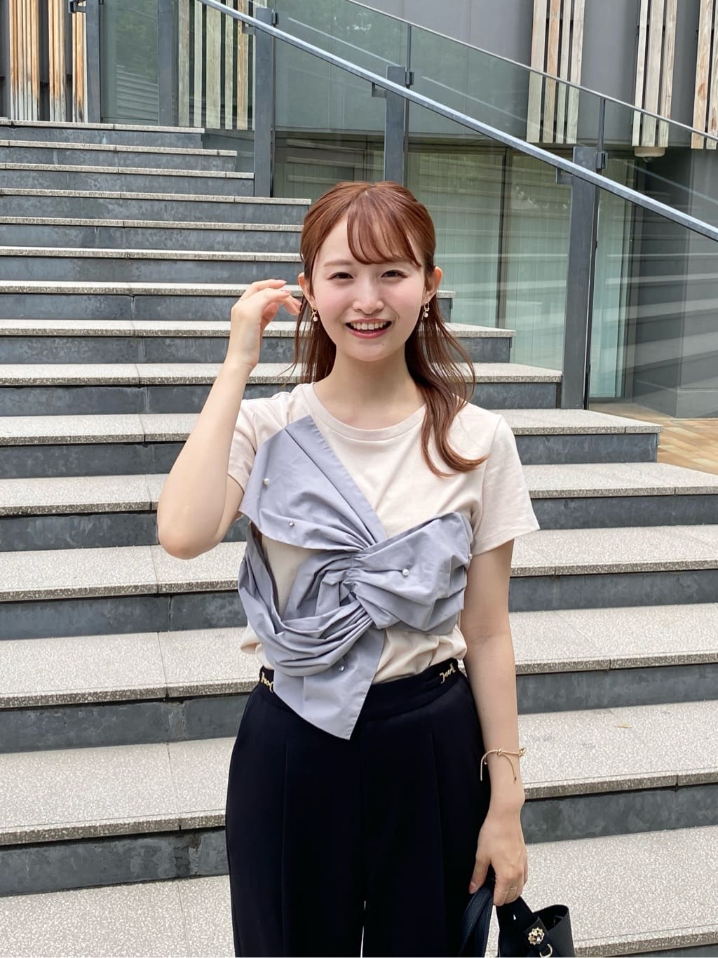 みさかさんの「index｜パール調アシメドッキングTシャツ【洗える／接触冷感】」を使ったコーディネート