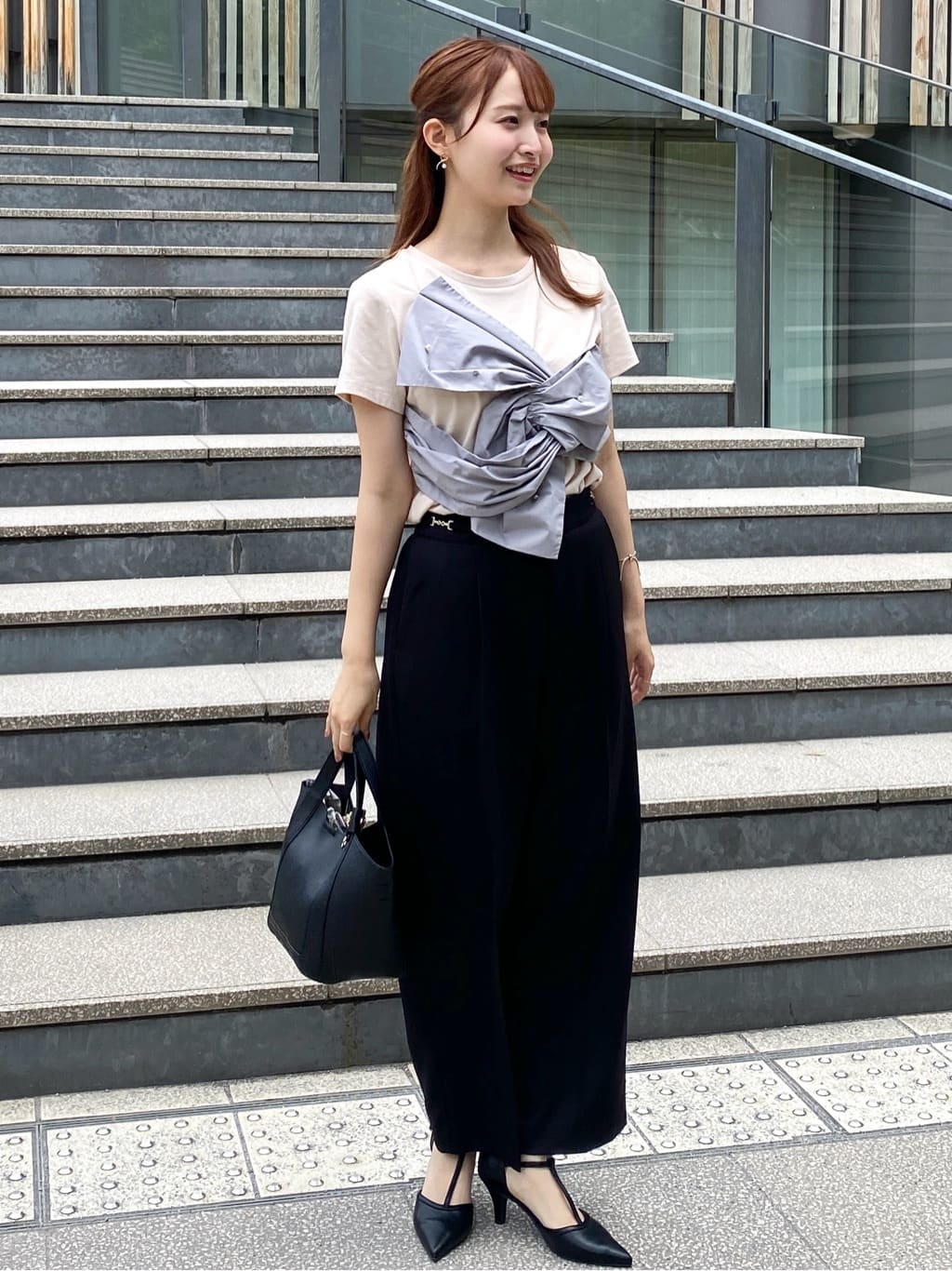 みさかさんの「index｜パール調アシメドッキングTシャツ【洗える／接触冷感】」を使ったコーディネート