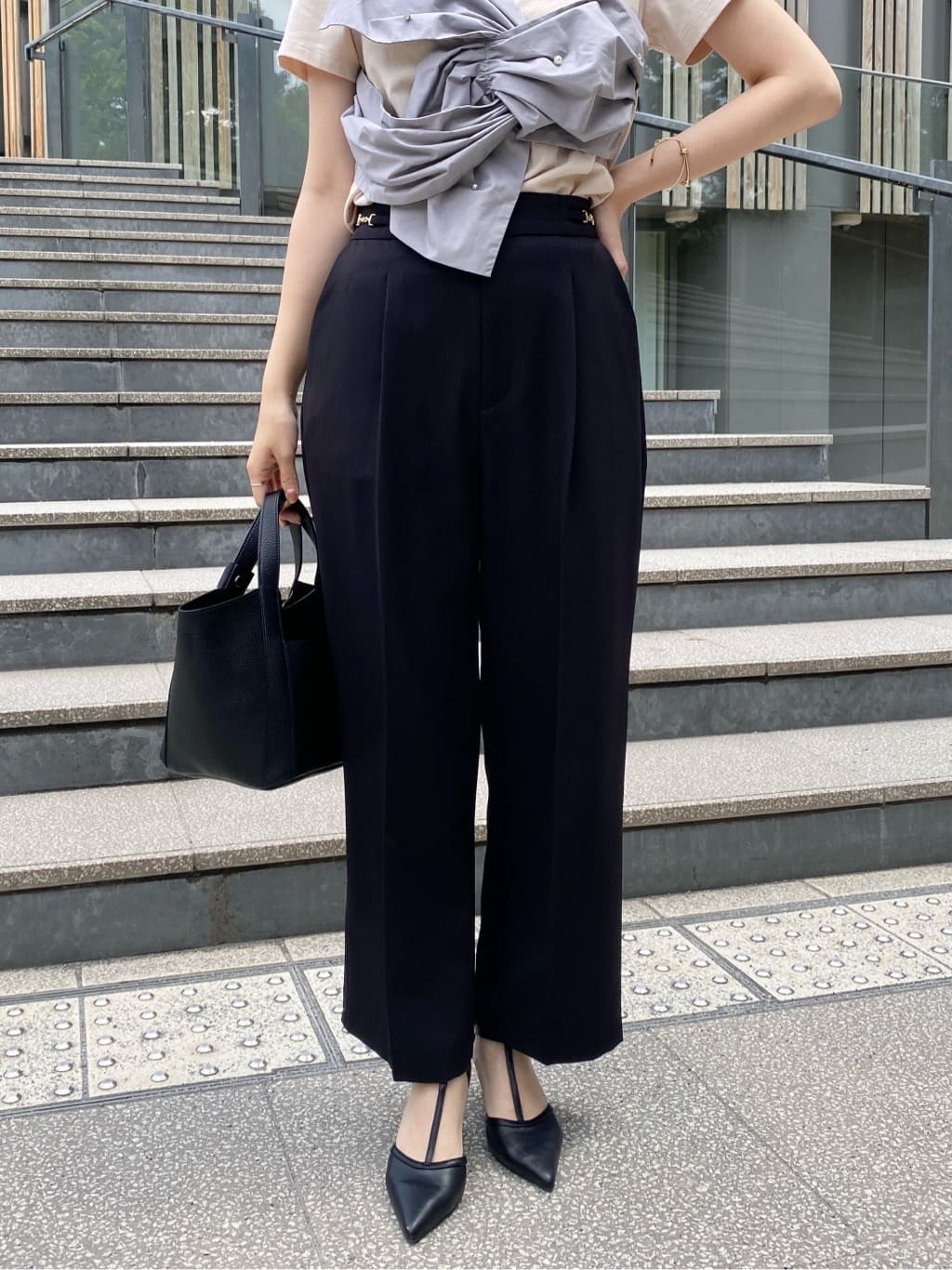 みさかさんの「index｜パール調アシメドッキングTシャツ【洗える／接触冷感】」を使ったコーディネート