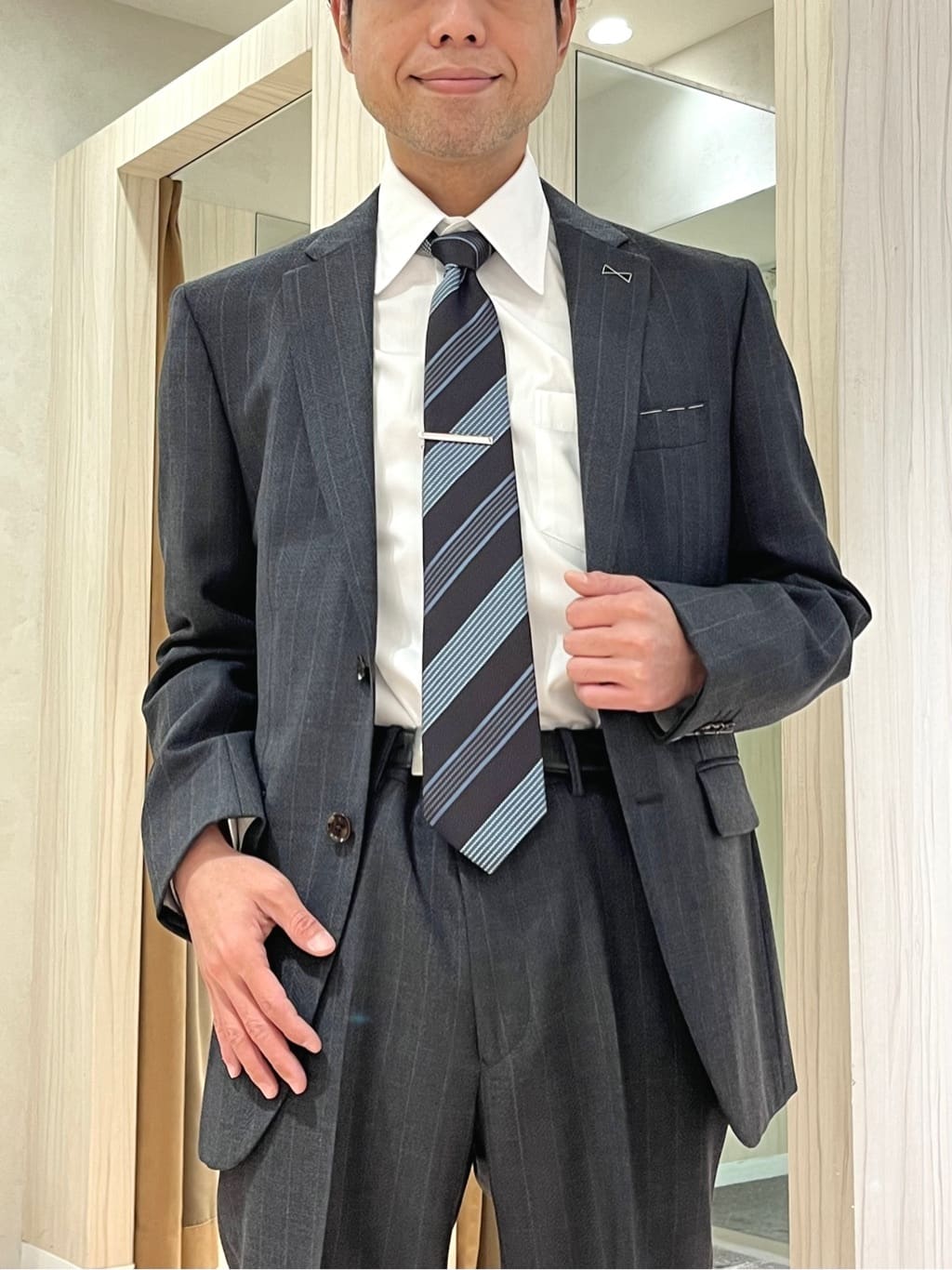 URAさんの「TAKEO KIKUCHI｜【THE FLAGSHIP】矢絣 ストライプ スーツ」を使ったコーディネート