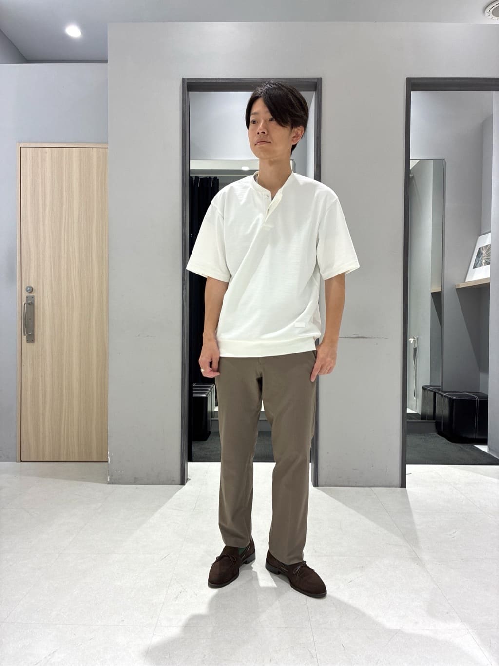 わいずみさんの「TAKEO KIKUCHI｜【360&deg;ストレッチ／セットアップ対応】None Of Stress パンツ」を使ったコーディネート