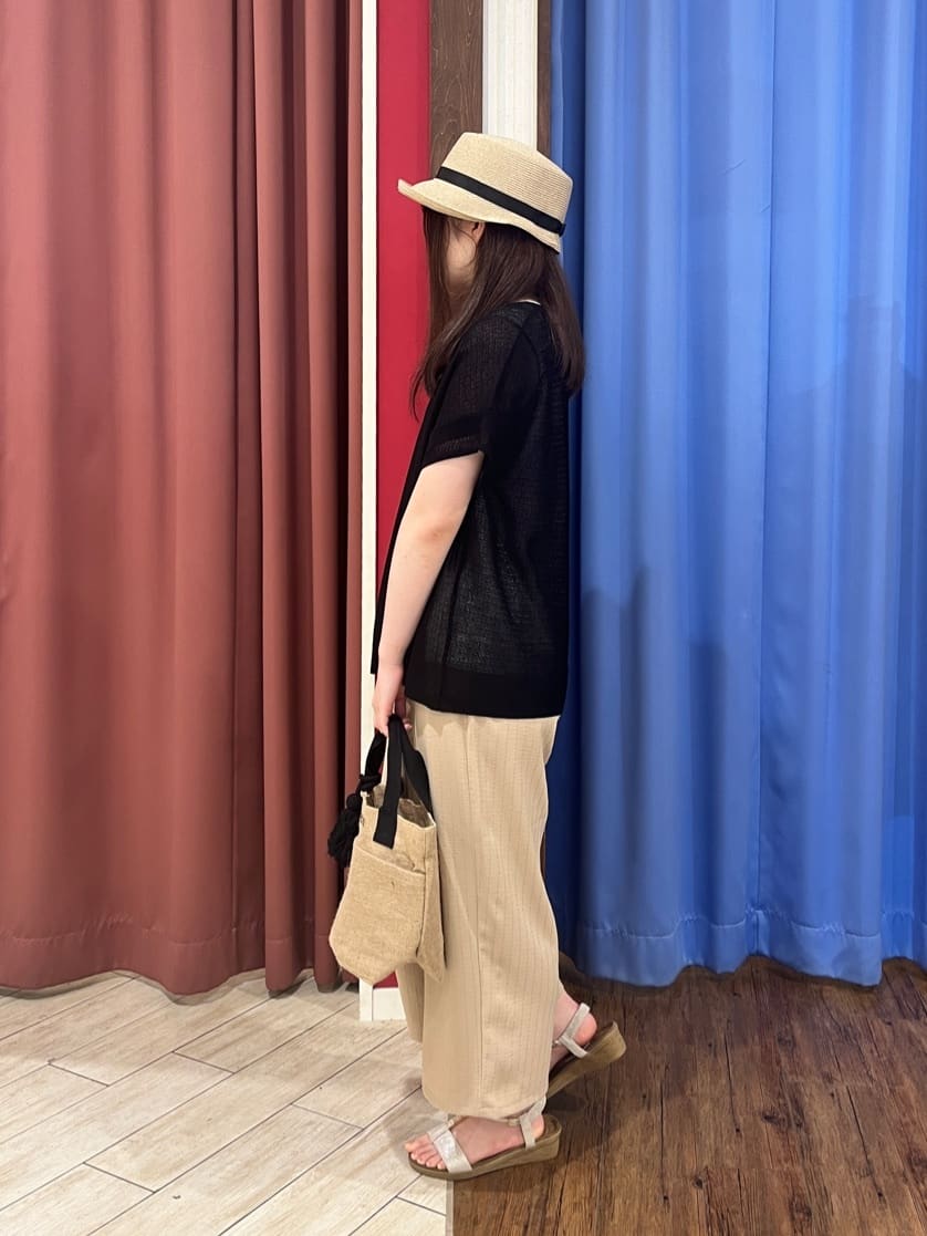 ゑさんの「SHOO･LA･RUE｜◆【S-LL/2点セット】涼やかに楽に決まる タンクトップ＋編み柄ニット」を使ったコーディネート