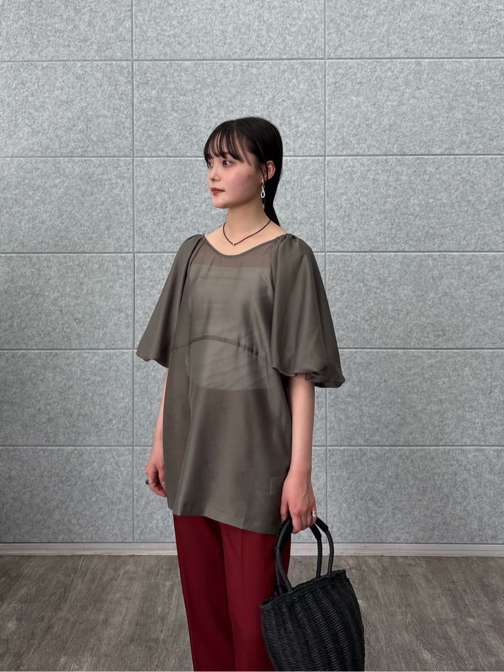 akiさんの「INDIVI｜ボリュームスリーブブラウス」を使ったコーディネート