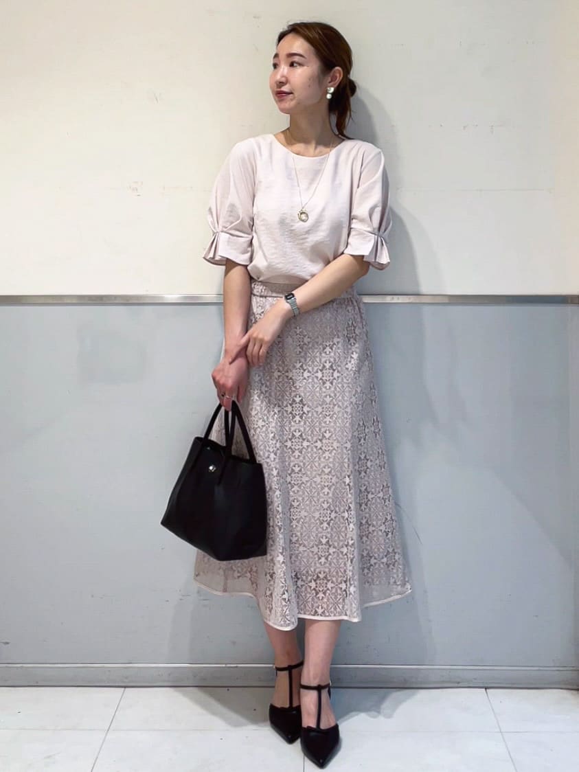 ミーさんの「index｜《8色展開／XS-LLサイズ》タックパフスリーブブラウス【洗濯機洗い可／吸水速乾／防シワ／抗ピル】」を使ったコーディネート