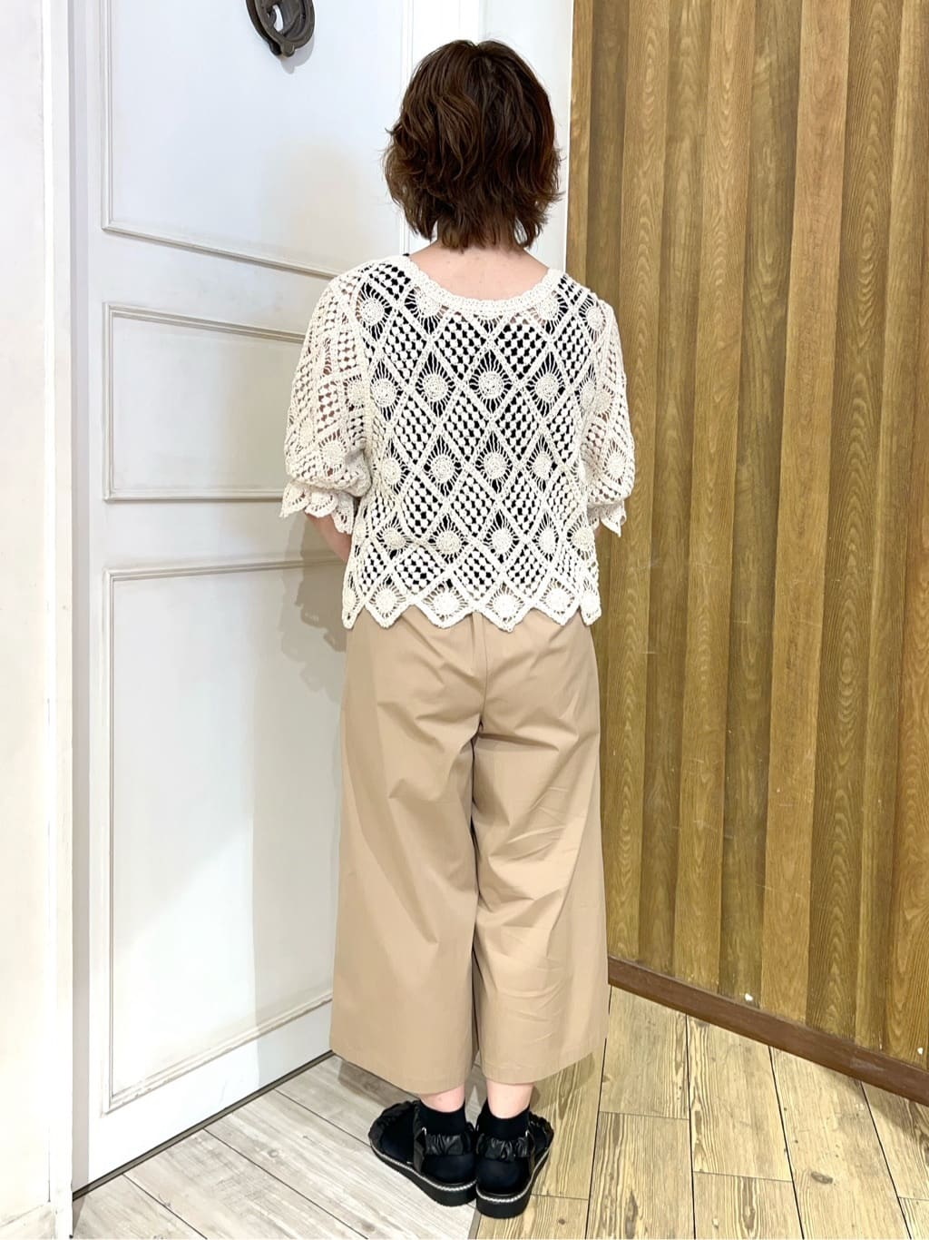 yuriyuriさんの「SHOO･LA･RUE｜【2WAY】大人のほんのり甘いスタイルに クロシェレースカーディガン」を使ったコーディネート