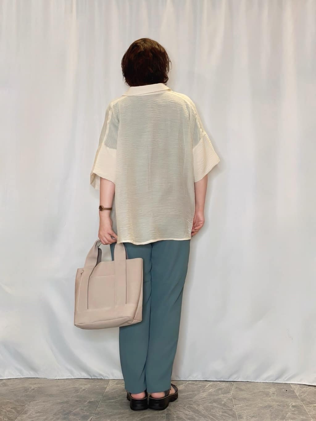 たみさんの「SHOO･LA･RUE｜ゆるっと感がこなれ見え ワッシャーシアー半袖シャツ」を使ったコーディネート