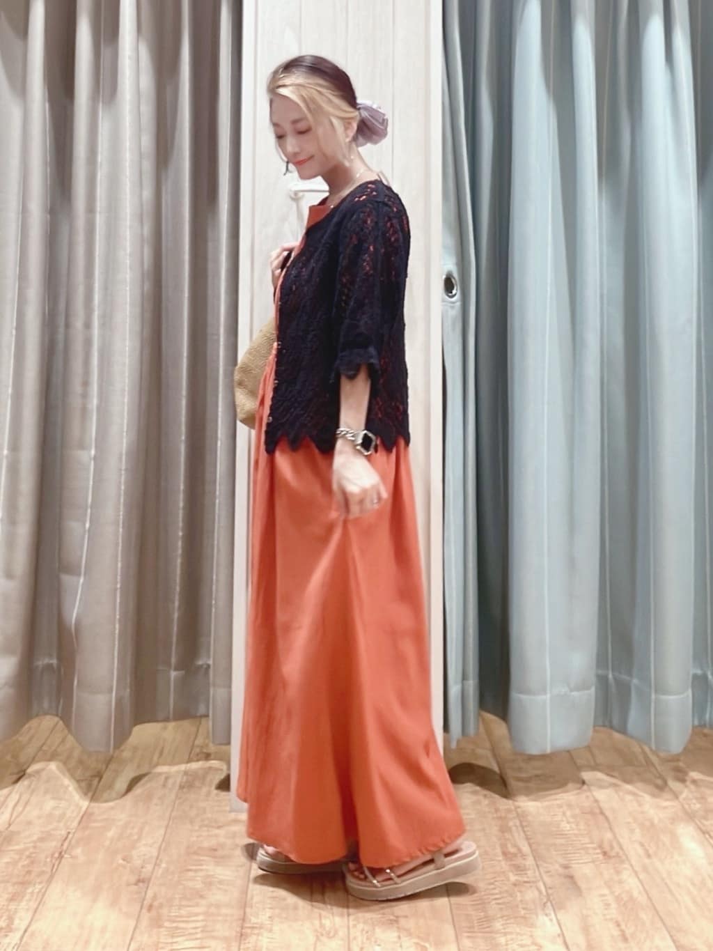 aaamiさんの「SHOO･LA･RUE｜【2WAY】大人のほんのり甘いスタイルに クロシェレースカーディガン」を使ったコーディネート