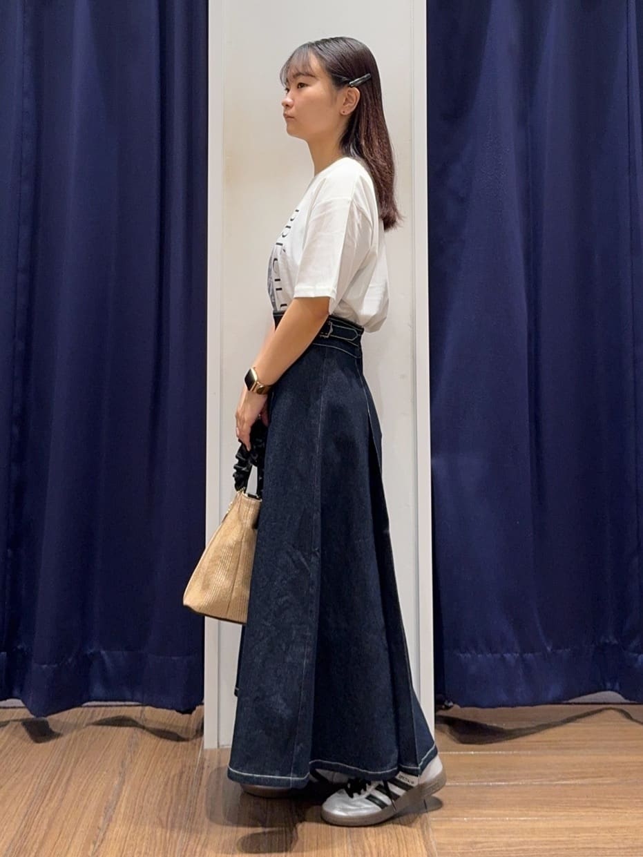 cherryさんの「THE SHOP TK｜フォトアソートTシャツ【接触冷感/UV/毛玉になりにくい/洗濯機OK】」を使ったコーディネート