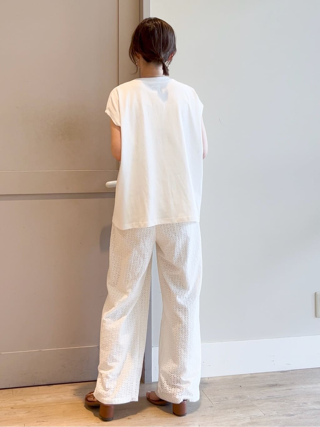 yamakoさんの「grove｜【Lee&times;grove別注】PRINT　SLEEVELESS T-SHIRTS」を使ったコーディネート