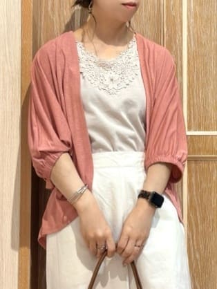 meiさんの「SHOO･LA･RUE｜【UV/さらさらタッチ】女性らしさ漂う 5分袖ボレロカーディガン」を使ったコーディネート