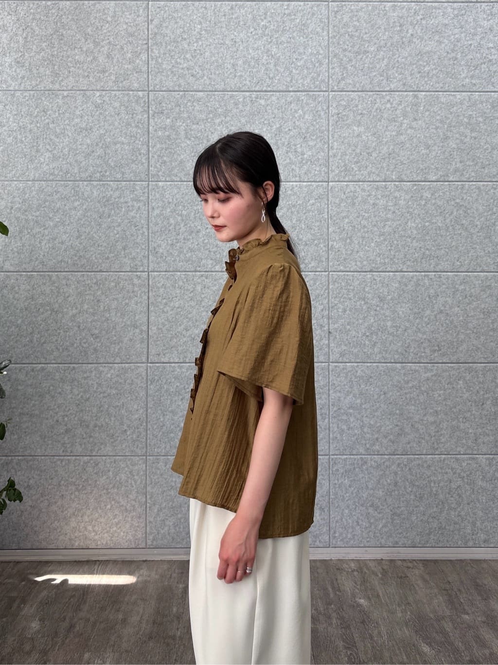 akiさんの「INDIVI｜バッククロスモードパンツ」を使ったコーディネート