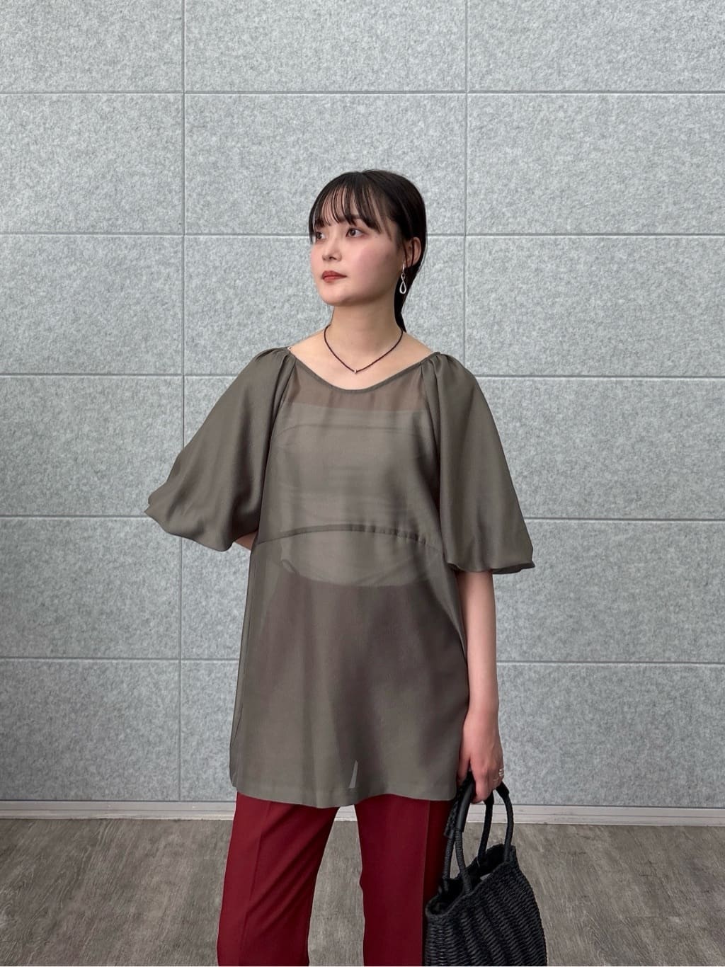 akiさんの「INDIVI｜ボリュームスリーブブラウス」を使ったコーディネート