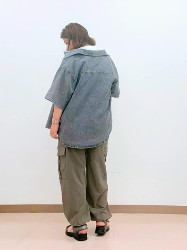 haruさんの「SHOO･LA･RUE｜【S-LL】ゆるっと楽ちん さらさらカーゴジョガーパンツ」を使ったコーディネート