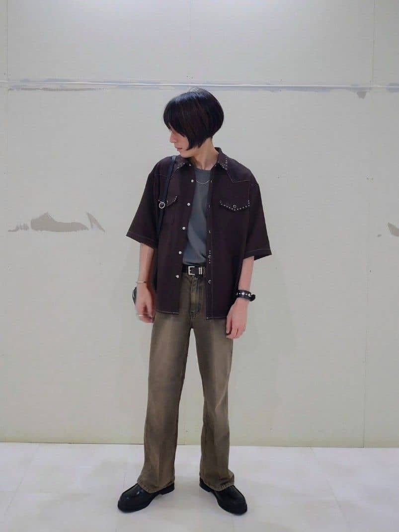 KENさんの「tk.TAKEO KIKUCHI｜ウェスタンスタッズシャツ」を使ったコーディネート