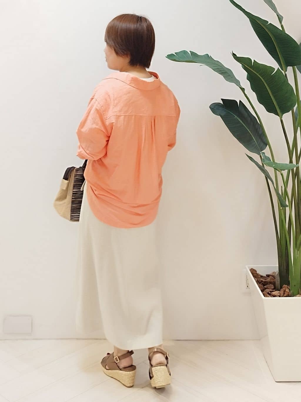 s u g iさんの「UNTITLED｜【ロゴT/プリントT】グラフィックTシャツ」を使ったコーディネート