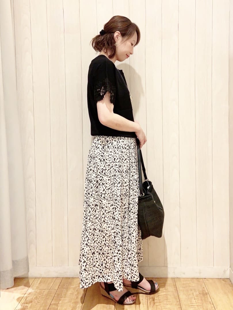 あいこさんの「SHOO･LA･RUE｜【S-LL/ひんやり/UV/】大人上品な お袖レースニット」を使ったコーディネート