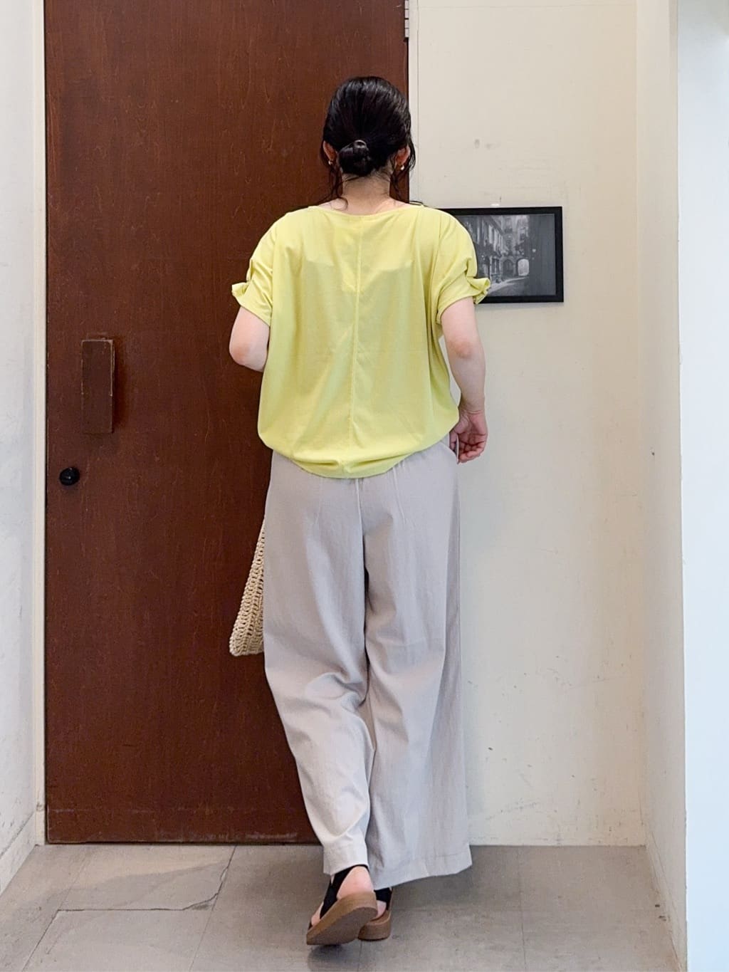 𝐇𝐢𝐫𝐨𝐦𝐢さんの「SHOO･LA･RUE｜【S-LL/UV/プチプラ】お袖タックで好印象 デザインTシャツ」を使ったコーディネート