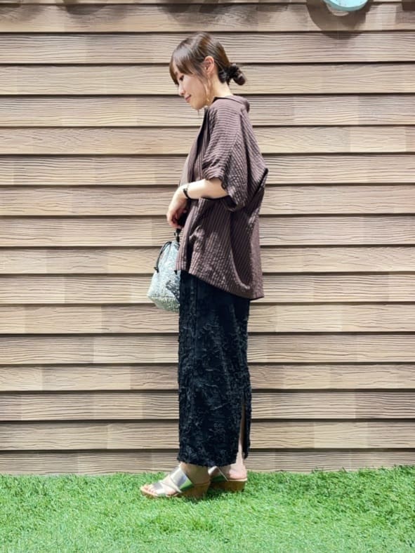 himiさんの「SHOO･LA･RUE｜【洗える/プチプラ】大人の抜け感をプラスする バンドカラーシャツ」を使ったコーディネート