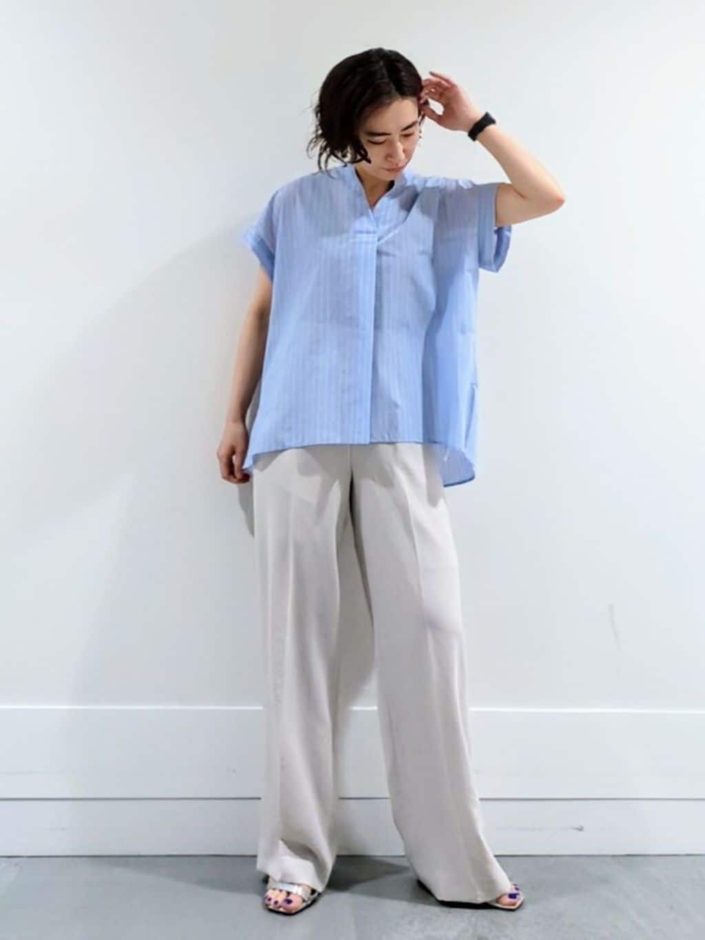 ミズタさんの「UNTITLED｜【洗える/スキッパー】フレンチスリーブシアーブラウス」を使ったコーディネート