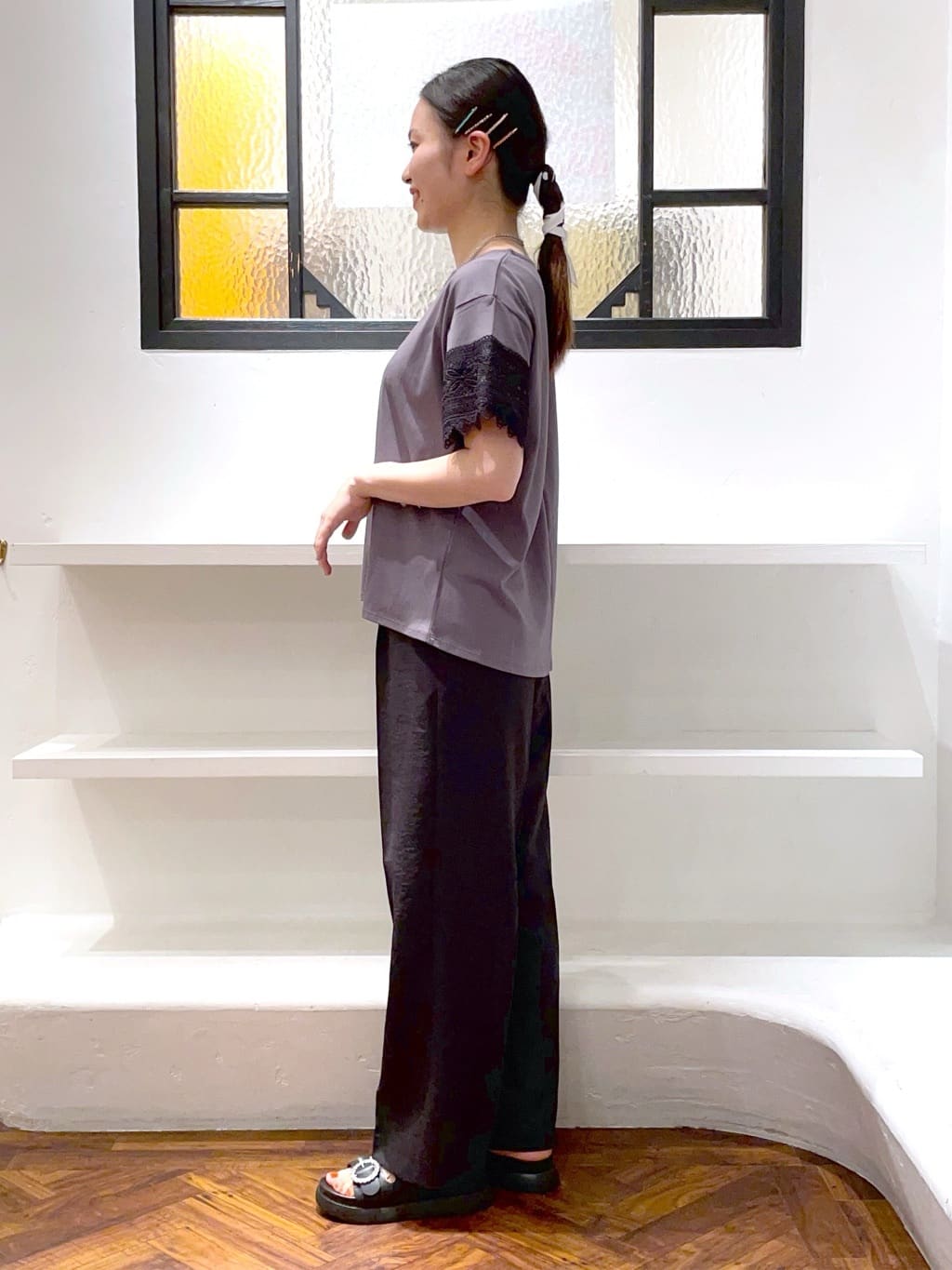 あんりさんの「grove｜【洗える/二の腕カバー】上品なレースで叶える、きちんと見えの夏Tシャツ」を使ったコーディネート