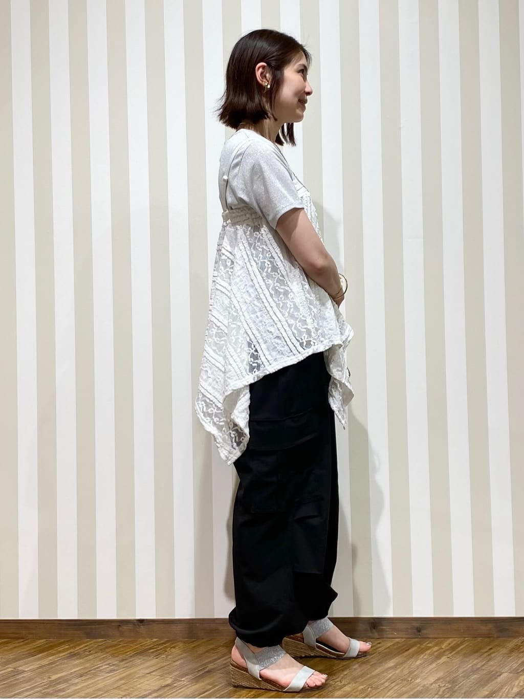 SAOさんの「SHOO･LA･RUE｜【S-LL】大人のラメ感 テレコ半袖トップス」を使ったコーディネート