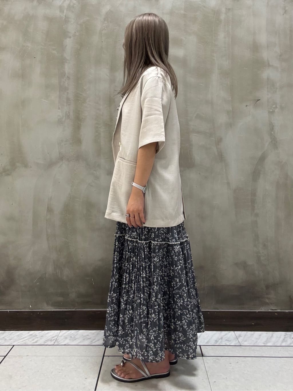 minaさんの「grove｜◆夏の主役シフォンプリントプリーツワンピース」を使ったコーディネート